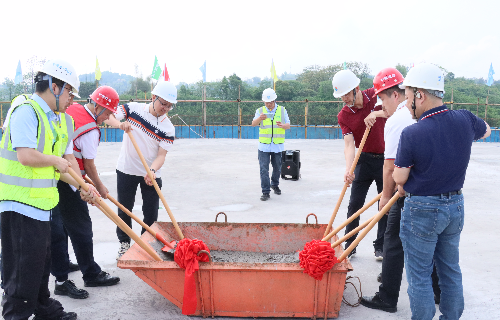 喜封金頂！宜賓遠(yuǎn)東電纜二期交聯(lián)機(jī)主機(jī)樓圓滿(mǎn)封頂，產(chǎn)能升級(jí)再啟新程。